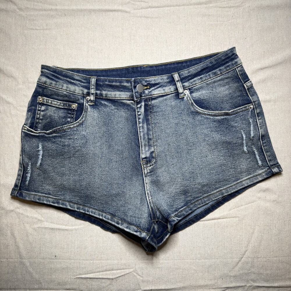 ROMWE Womens 1XL Denim Shorts NWT Blue Star Applique Y2K Festival Stretch - Picture 2 of 11